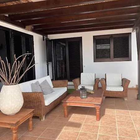 Petronila Tias, Lanzarote アパート *