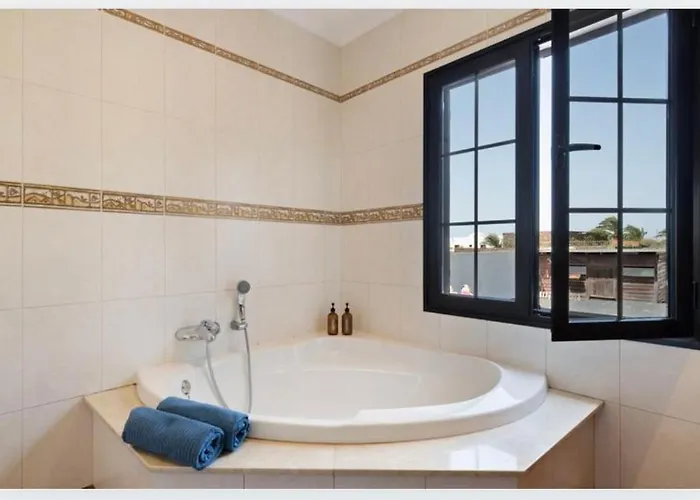 Petronila Tías, Lanzarote